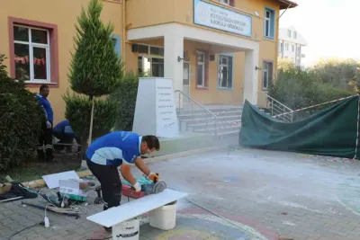 Muğla Büyükşehir Belediyesi’nden Zarar Verilen Atatürk Büstüne Hızlı Onarım