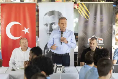 Mersin Büyükşehir Belediye Başkanı Vahap Seçer, MSK Erkek Basketbol Takımı ile buluştu