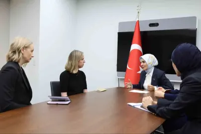 Bakan Göktaş, New York Türkevi'nde YouTube Yetkilisi Miller ile Görüştü