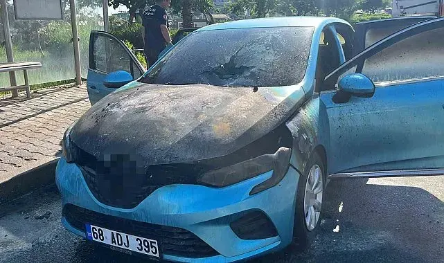 Seyir halindeki otomobil alev aldı, ilk müdahale orman işletme personelinden geldi