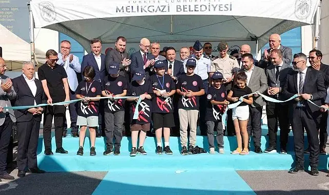 Vali Çiçek: "Kodlamaları yaparken vatanımızın, milletimizin geleceğini kodlar gibi kodlayacağız"