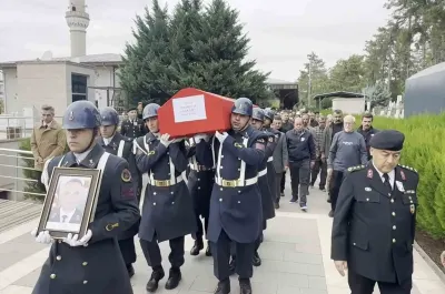 Spor Yaparken Kalp Krizi Geçiren Jandarma Başçavuş Aksaray'da Son Yolculuğuna Uğurlandı