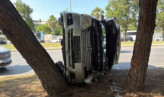 Bakırköy'de kontrolden çıkan otomobil takla attı: 1 yaralı
