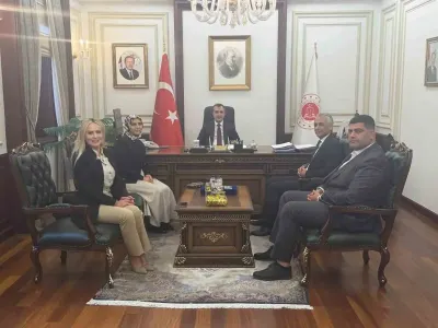 HEKİMSEN'den Adalet Bakanlığına Ziyaret: Hekimliğin Hukuki Geleceği Masaya Yatırıldı