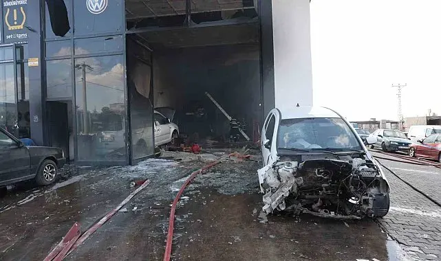 Oto tamirhanesinde yangın: 5 kişi dumandan etkilendi