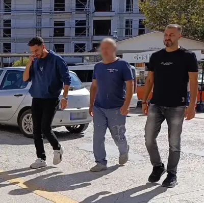 Bursa'da Mezarlıkta Kanlı Kavga: Husumetlisini Baltayla Yaraladı