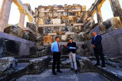Muğla Valisi Akbıyık'tan Euromos Antik Kenti'ne Ziyaret
