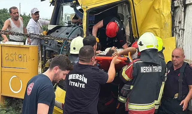 Mersin'de tırlar kafa kafaya çarpıştı: 1 ölü, 2 yaralı