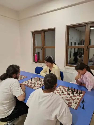 Bozüyük’te Çocuk Evleri Sitesi'nde Satranç Kursu Yeniden Başladı