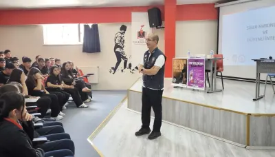 Kars'ta 120 Öğrenciye Siber Güvenlik ve Bilinçli İnternet Eğitimi Verildi