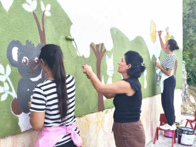 Tunceli’de Gönüllü Öğretmen ve Öğrenciler Anaokulu Duvarlarını Renklendirdi
