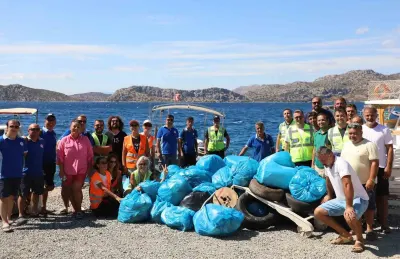 Muğla'da Kıyı Temizliği: Marmaris Söğüt'te 125 Torba Atık Toplandı