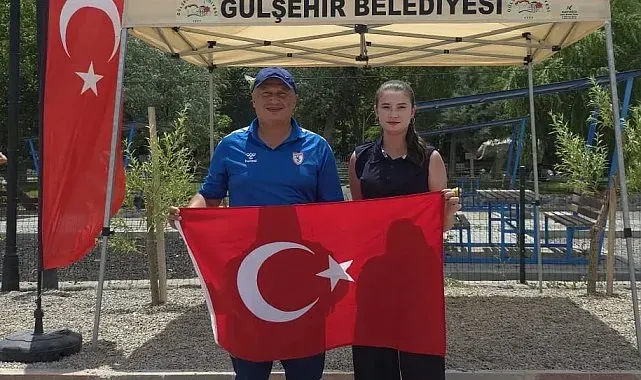 14 yaşındaki Sıla'dan Türkiye rekoru