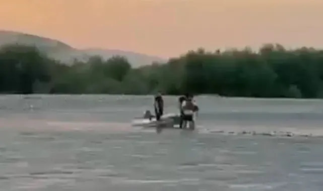 Batman'da suda mahsur kalan 2 kişi dalgıç ekiplerince kurtarıldı