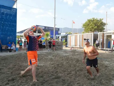 Hollandalı Voleybol Yıldızları Alanya’nın Spor Turizmi Elçisi Oldu