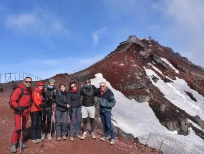 Hakkarili Eğitimci Erol Hanlıgil, Fuji Dağı'nın Zirvesine Ulaştı