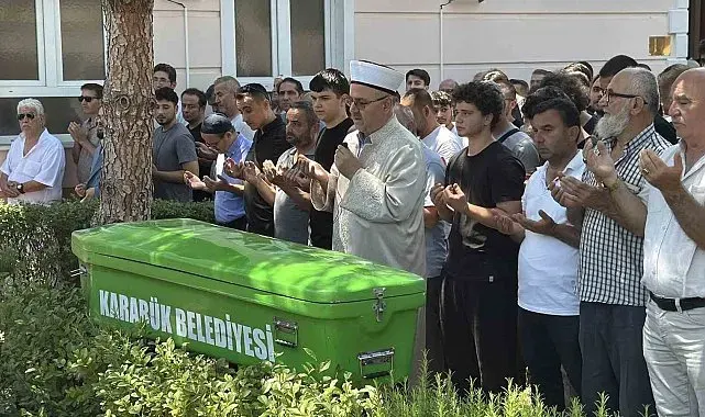 Ormanda ölü bulunan kayıp öğrenci son yolculuğuna uğurlandı