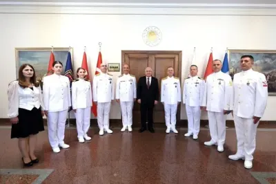 Milli Savunma Bakanı Yaşar Güler, Deniz Kuvvetleri Heyetini Kabul Etti