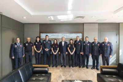 MERSİN İTFAİYESİNDEN BAŞKAN SEÇER’E İTFAİYE HAFTASI ZİYARETİ