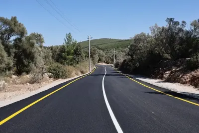 Bodrum'da Çamlık Mahallesi'nin yolları sıcak asfalta kavuştu