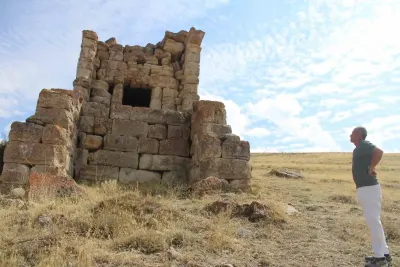Kayseri'deki Roma Dönemi Anıt Mezarı Turizme Kazandırılmayı Bekliyor