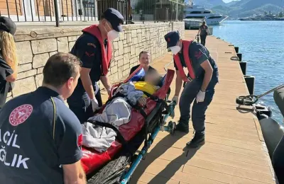 Fethiye açıklarındaki teknelerde rahatsızlanan 2 kişi Sahil Güvenlik ekiplerince tahliye edildi