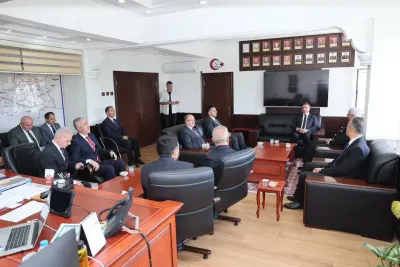 Vali Aydoğdu'dan İl Jandarma Komutanı Altundarak'a Taziye Ziyareti