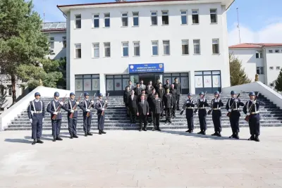 Erzincan Valisi Aydoğdu'dan İl Jandarma Komutanı Altundarak'a Ziyaret