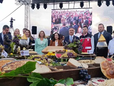 TÜRKAN ŞORAY TEKİRDAĞ GASTRONOMİ FESTİVALİ'NE KATILDI