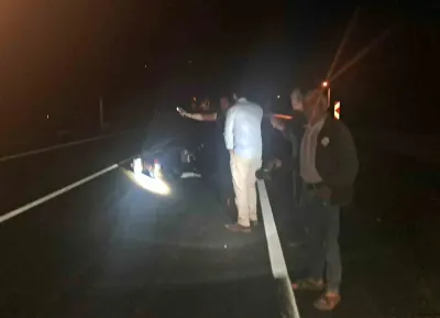 Muğla Menteşe'de Motosiklet Kazası: Sürücü Yaralandı, Vatandaşlar Telefon Işığıyla Önlem Aldı