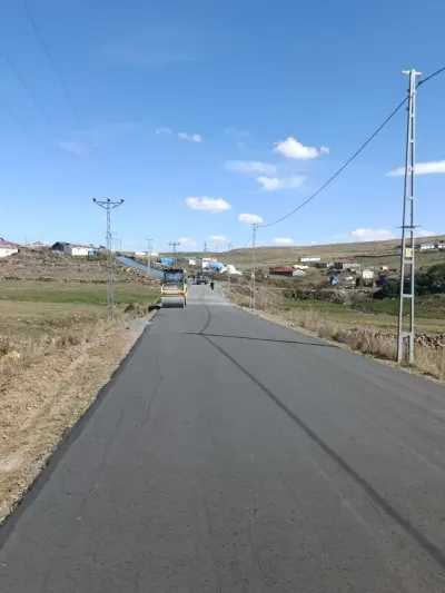 Kars Susuz’da Yol Konforunu Artıracak SSB Beton Projesi Başladı