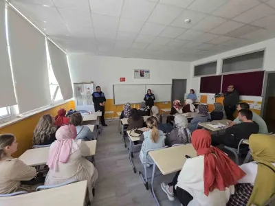 Bilecik'te Velilere Akran Zorbalığı ve Güvenli İnternet Eğitimi
