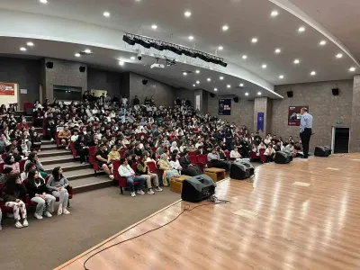 Eskişehir'deki GSB Yurtlarında Yeni Öğrenciler İçin Uyum ve İletişim Toplantıları Düzenlendi