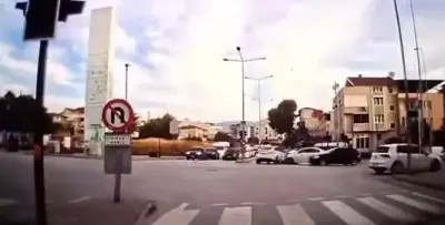 Bursa’da Hatalı Dönüş Kazası Kamerada