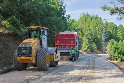 Bursa Büyükşehir Belediyesi Osmangazi’de 15 Kilometrelik Yolu Yeniliyor