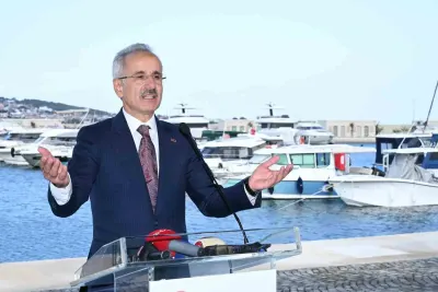 Türkiye'nin İlk Yerli Emici Tarama Gemisi UAB MAVİ VATAN Suya İndirildi