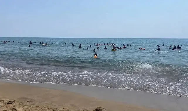 Koruma altındaki çocuklar deniz kampında moral depoladı