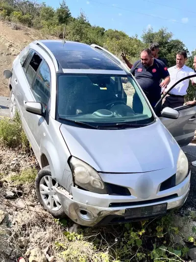 Osmaniye'de Virajı Alamayan Otomobil Devrildi: 1 Yaralı