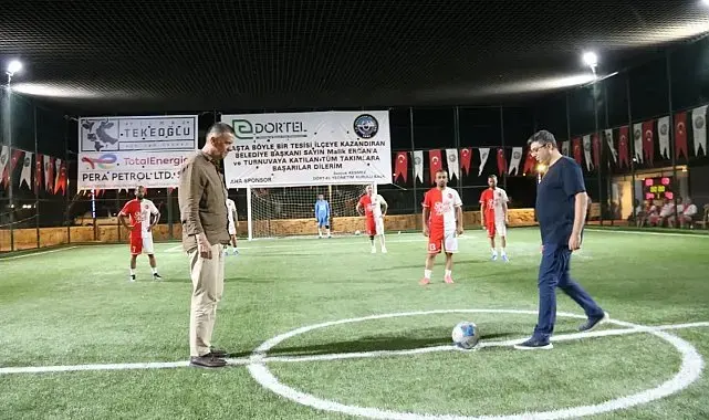 Yenipazar'da Mahmut Öz Halı Saha Turnuvası başladı