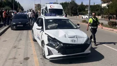 Kırıkkale'de ehliyet sınavı aracıyla ehliyetsiz sürücünün otomobili çarpıştı: 4 yaralı