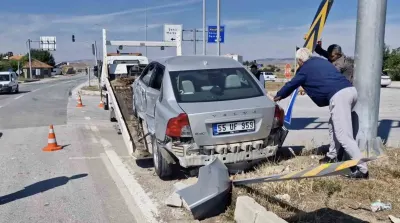 Çorum'da Kırmızı Işık İhlali Yapan Kamyon İki Otomobile Çarptı