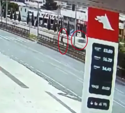 Diyarbakır'da Yaya Geçidinde Facianın Eşiğinden Dönüldü: O Anlar Kamerada