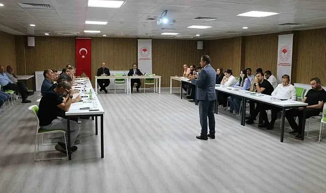 Erzincan Toplu Sera Bölgesi yatırımcılarıyla değerlendirme toplantısı yapıldı
