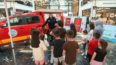 Kayseri’de miniklerden oluşan itfaiye timi hem öğrendi hem eğlendi