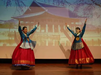 Kastamonu’da Güney Kore Kültür Rüzgarı: Hanbok Defilesi Düzenlendi