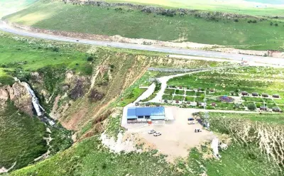 Kars Valisi Ziya Polat Susuz Şelalesi'nde Vatandaşlarla Buluştu