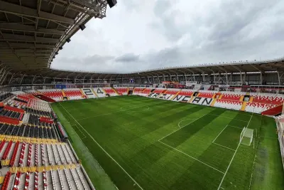 Erzincanspor'un Ev Sahibi 13 Şubat Şehir Stadyumu Modern Altyapısıyla Dikkat Çekiyor