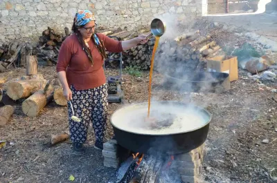 Toroslarda Geleneksel Pekmez Üretimi: Asırlık Bağlardan Sofralara