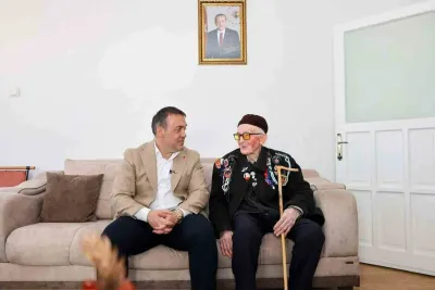 Bilecik Valisinden 93 Yaşına Giren Şehit Babasına Anlamlı Ziyaret