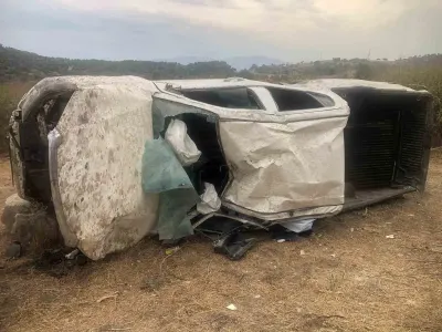 Aydın Karpuzlu’da Kamyonet Takla Attı: Üç Yaralı